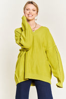 PLUS SIZE V-NECK OVERSIZED SWEATER